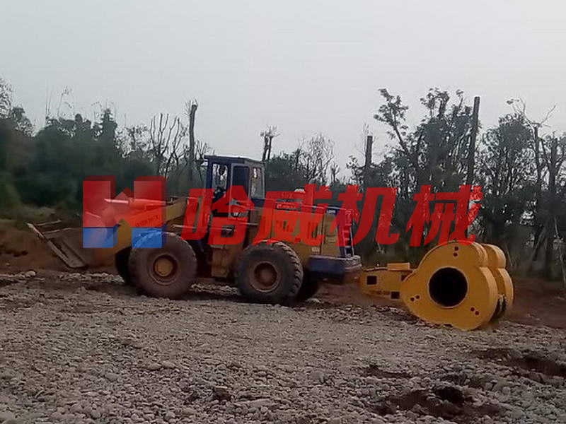 沖擊式壓路(lù)機(jī)yct25