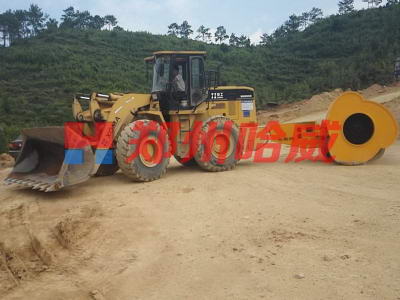 發往遼甯沈陽沖擊壓路(lù)機(jī)