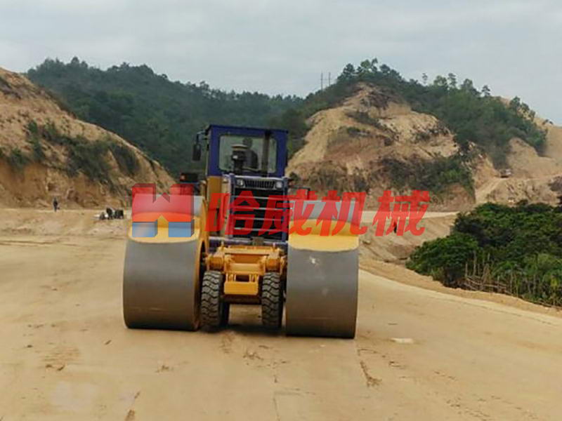 出租沖擊式壓路(lù)機(jī)