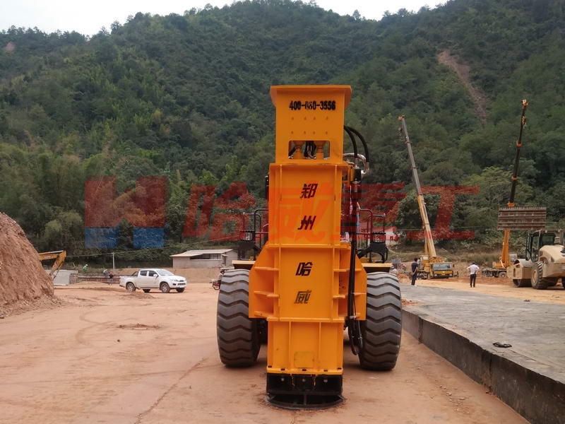 高(gāo)速液壓夯實機(jī)出租