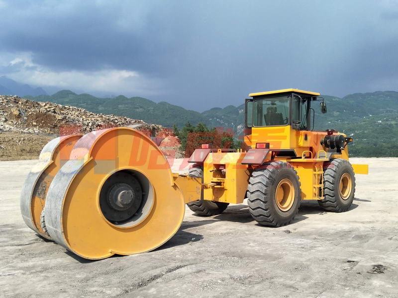 沖擊碾壓壓路(lù)機(jī)