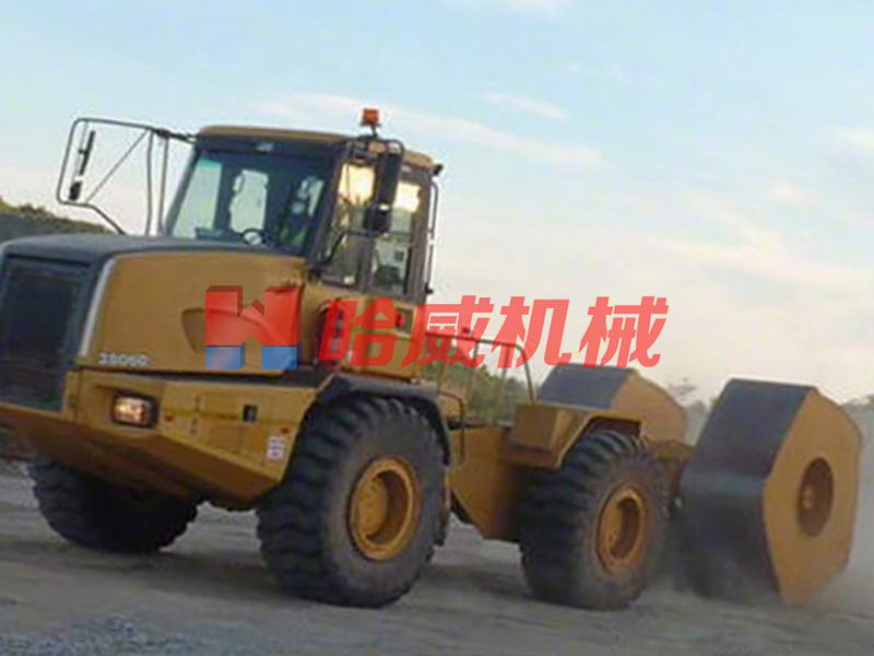 沖擊式壓路(lù)機(jī)價錢(qián)